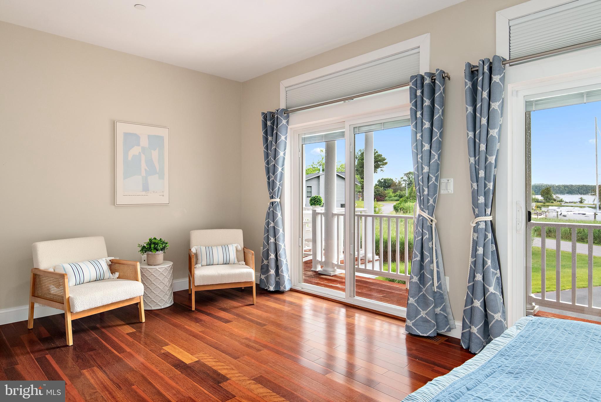 HILLSMERE SHORES - Residential