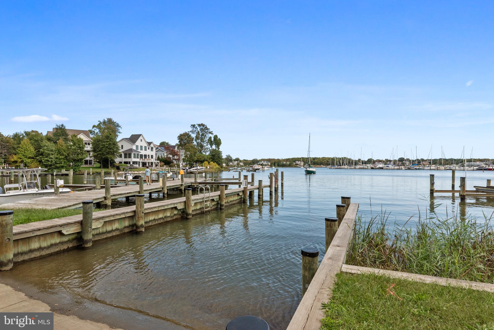 HILLSMERE SHORES - Residential