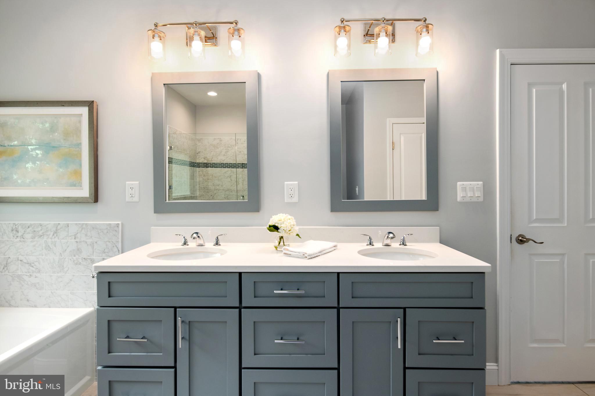 HILLSMERE SHORES - Residential