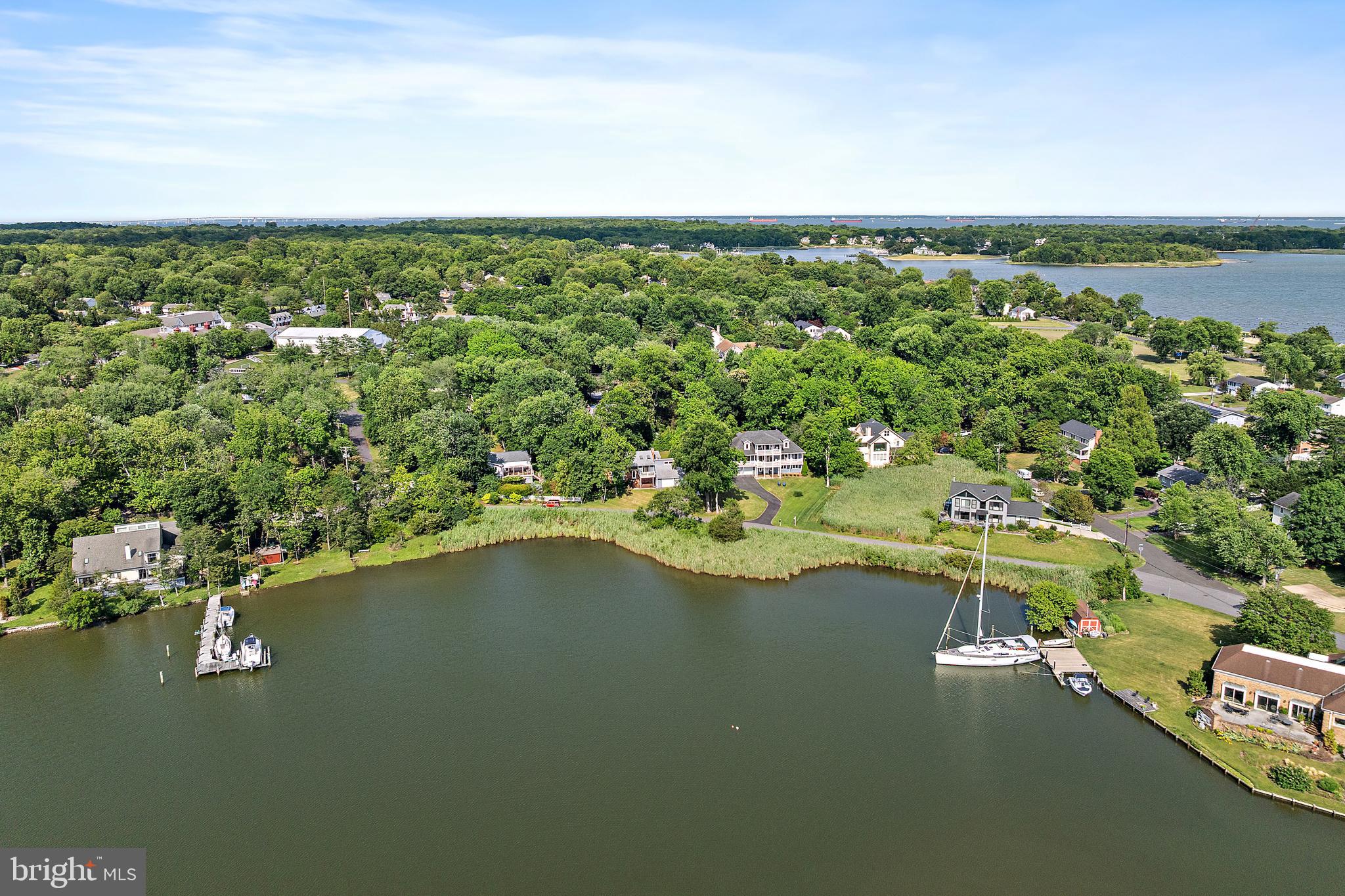 HILLSMERE SHORES - Residential