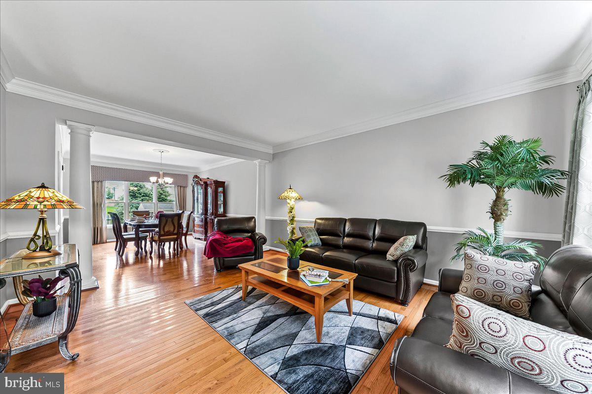 WILLOWDALE CROSSIN - Residential