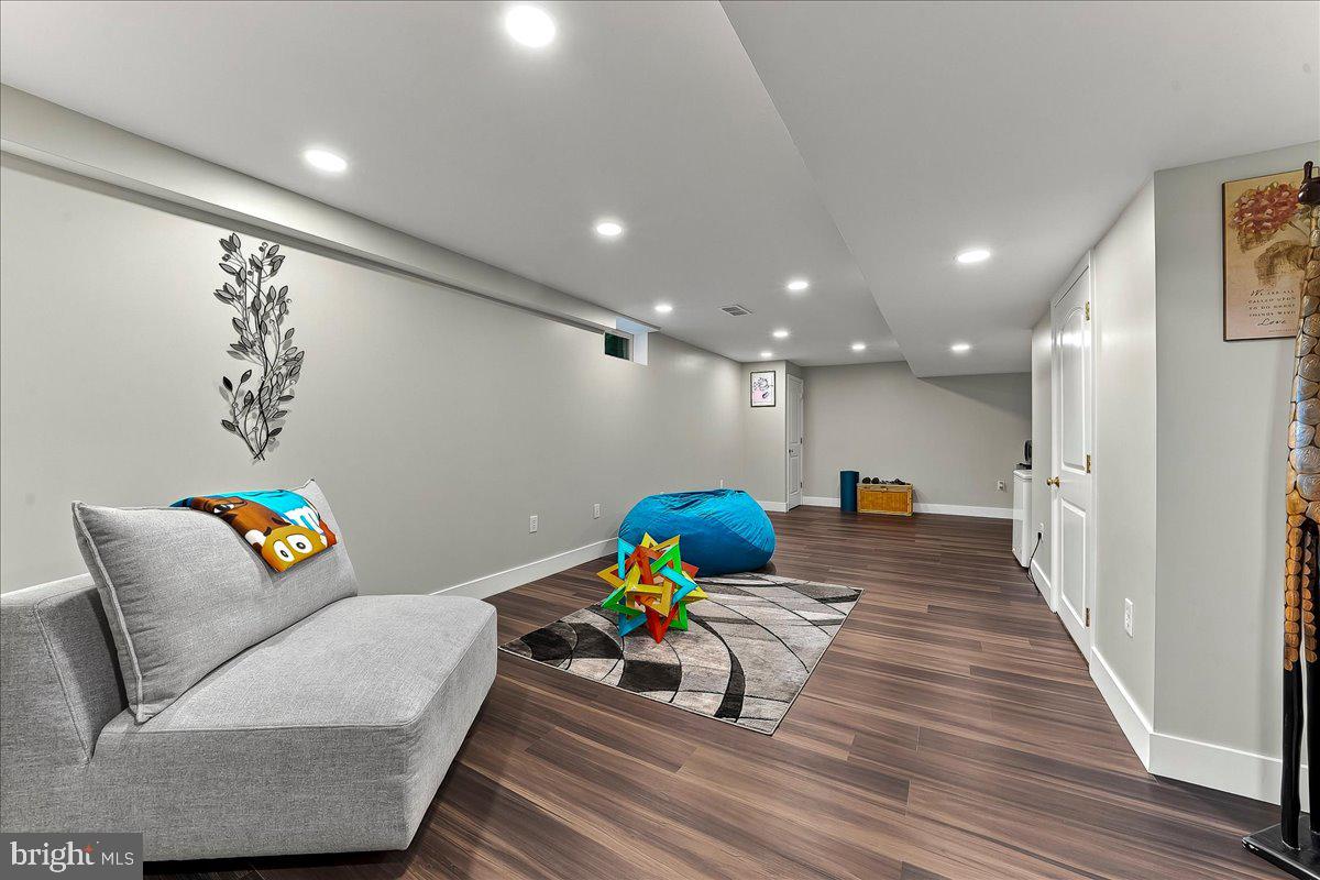WILLOWDALE CROSSIN - Residential