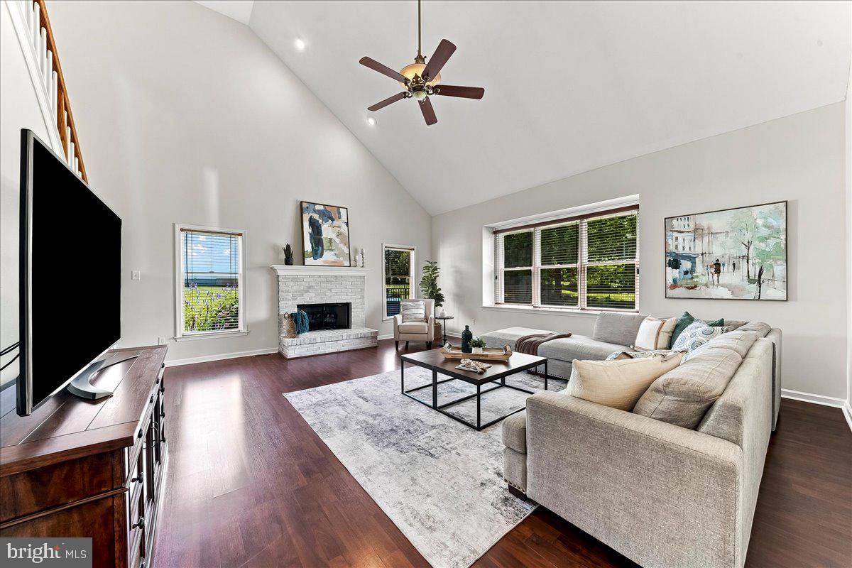 WILLOWDALE CROSSIN - Residential