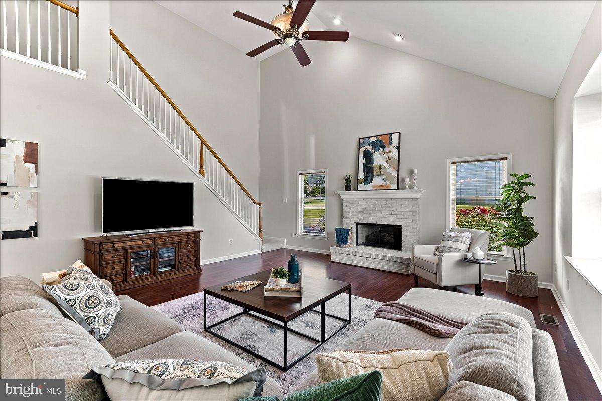 WILLOWDALE CROSSIN - Residential