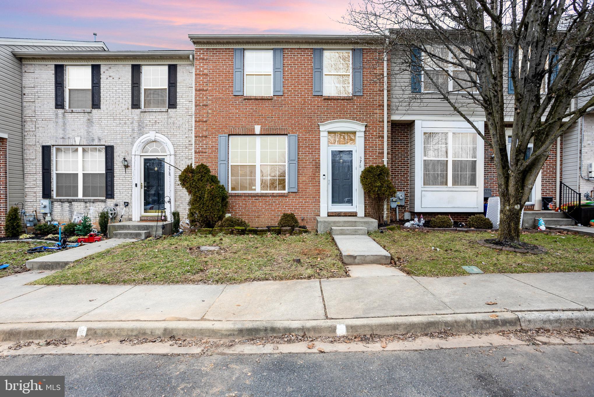 CONSTANT FRIENDSHIP - Residential