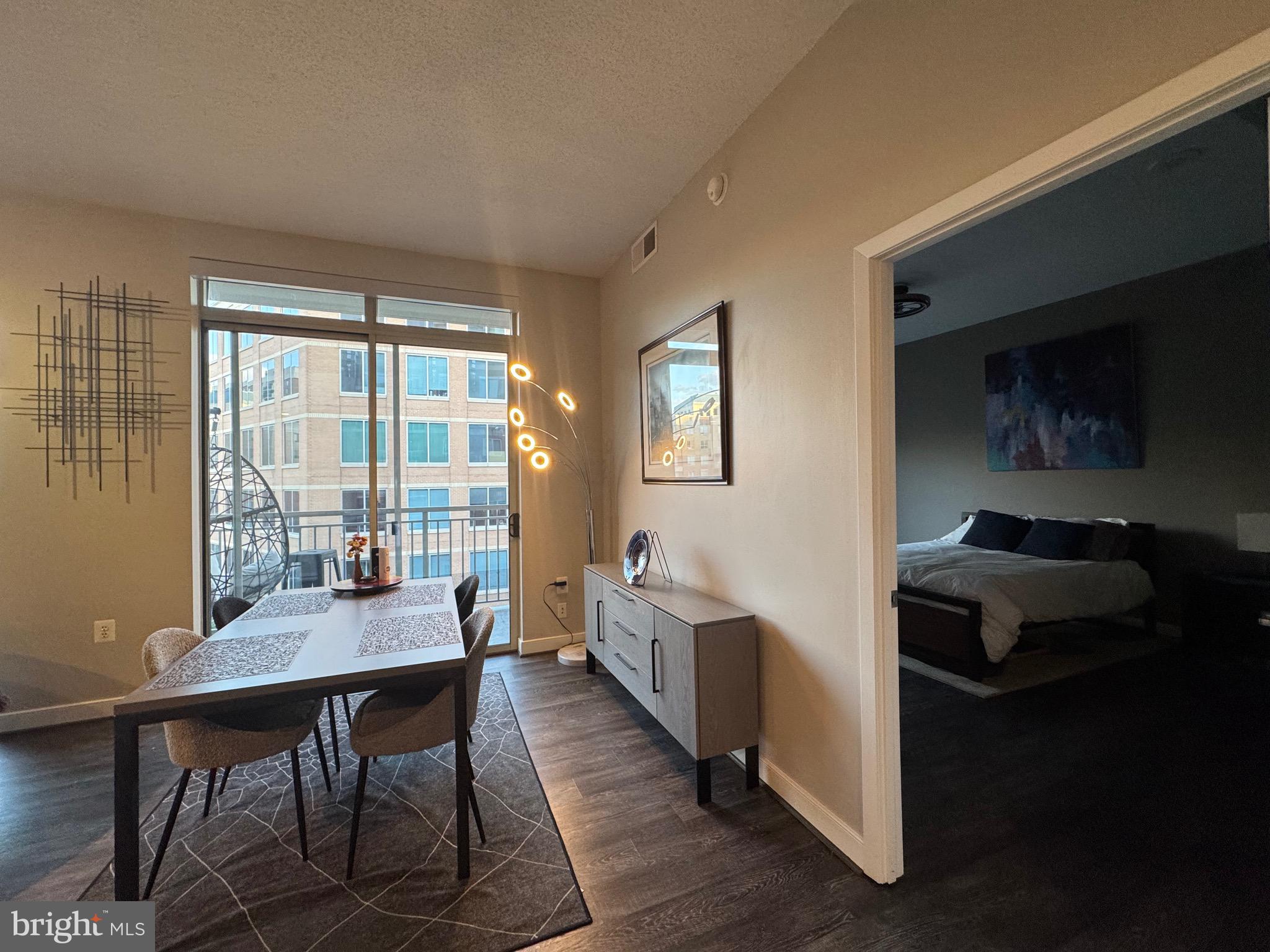 THE HAWTHORN CONDOMINIUM - Residential Lease