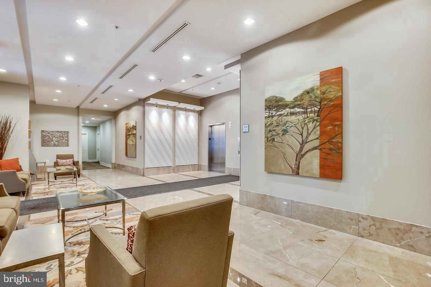 THE HAWTHORN CONDOMINIUM - Residential Lease