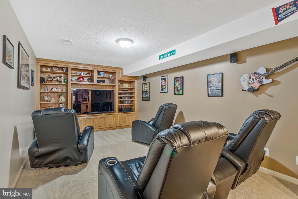 WOODY HOLLOW - Residential