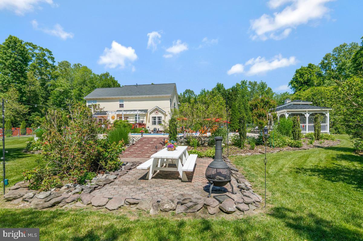 WOODY HOLLOW - Residential