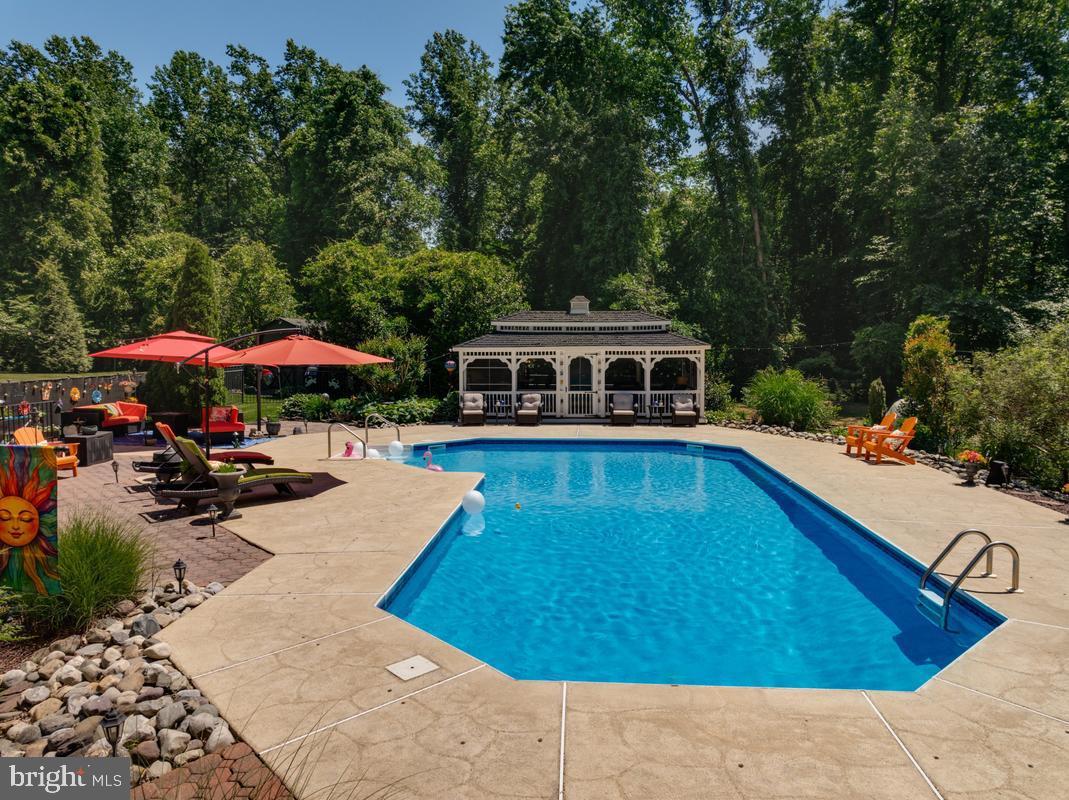 WOODY HOLLOW - Residential
