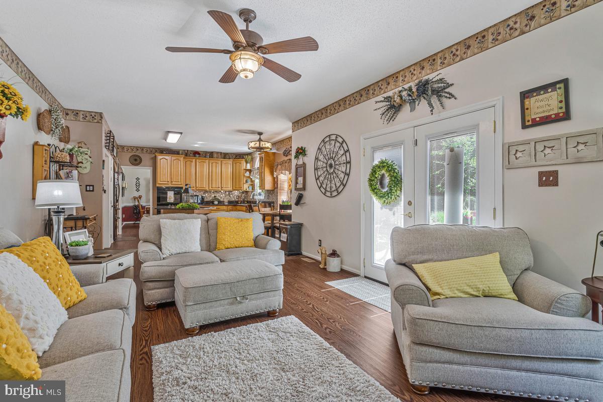 WOODY HOLLOW - Residential