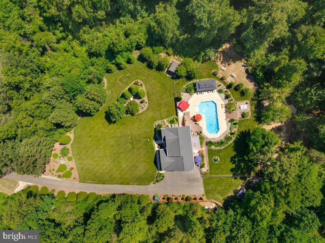 WOODY HOLLOW - Residential