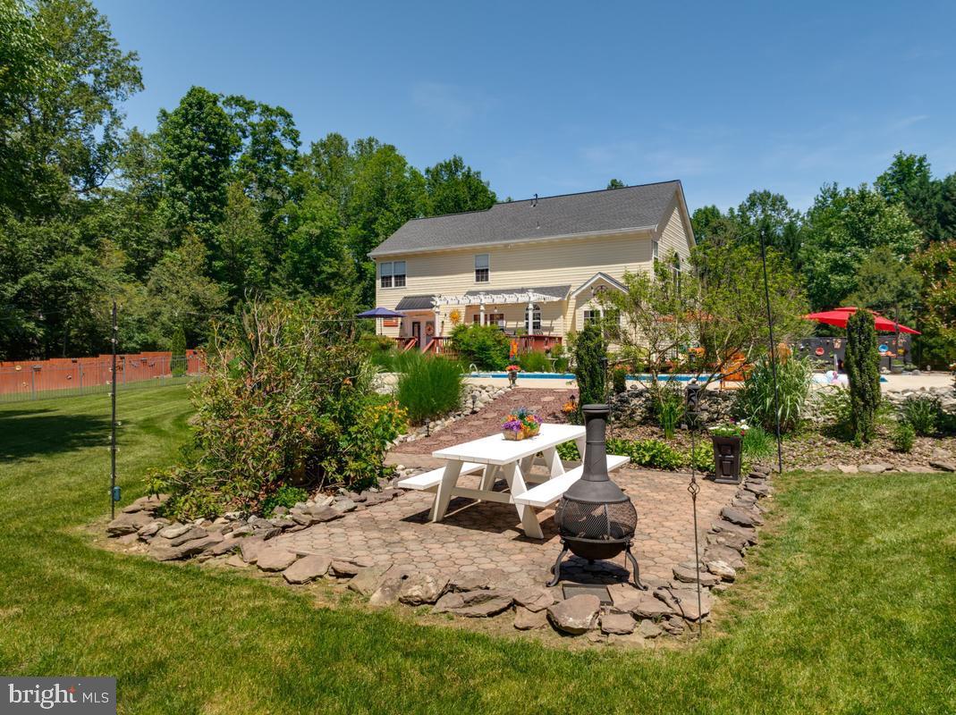 WOODY HOLLOW - Residential