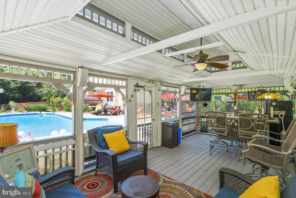 WOODY HOLLOW - Residential