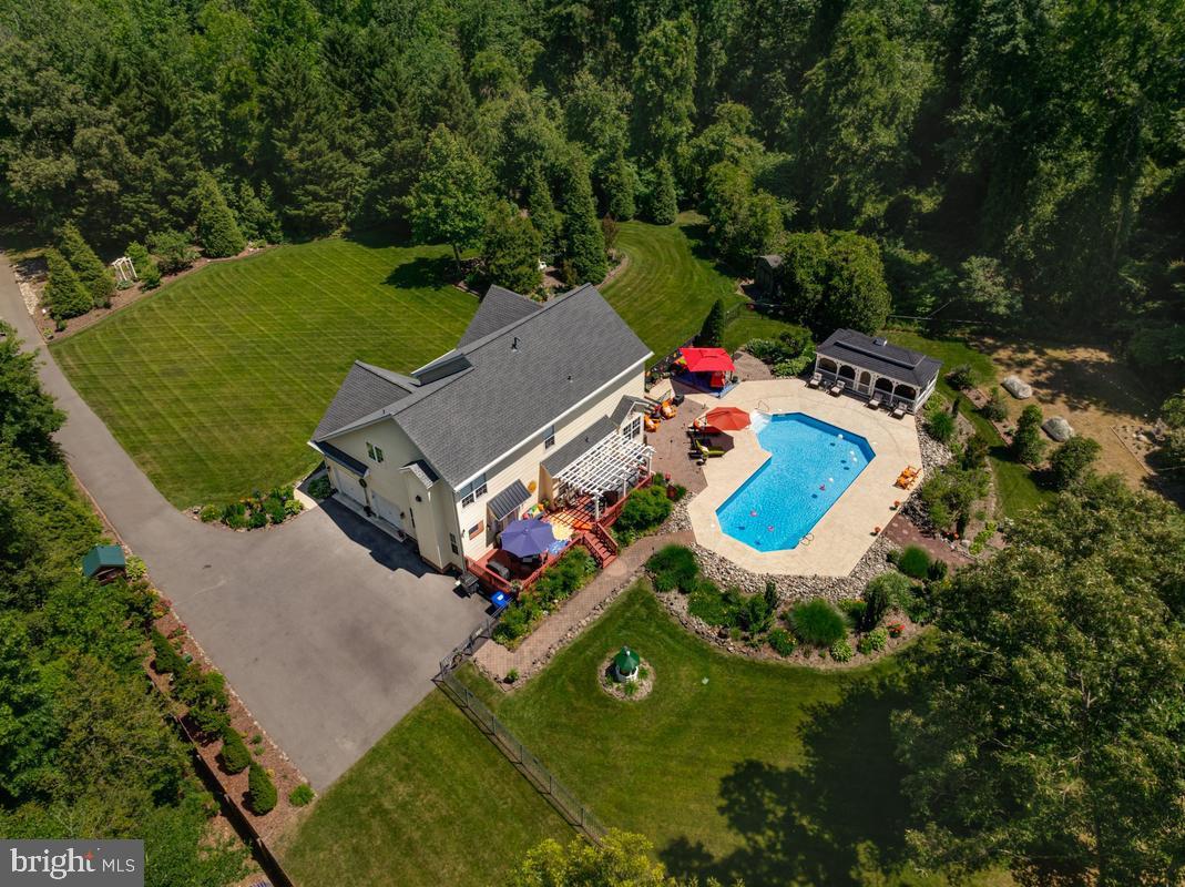 WOODY HOLLOW - Residential
