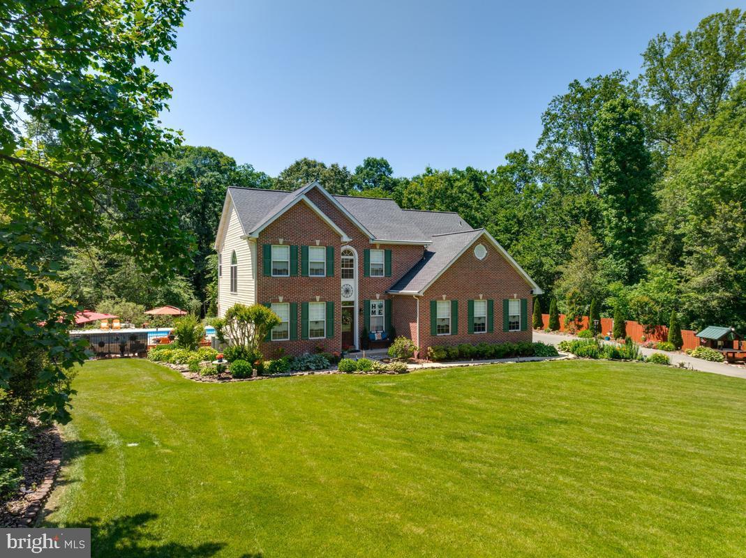 WOODY HOLLOW - Residential