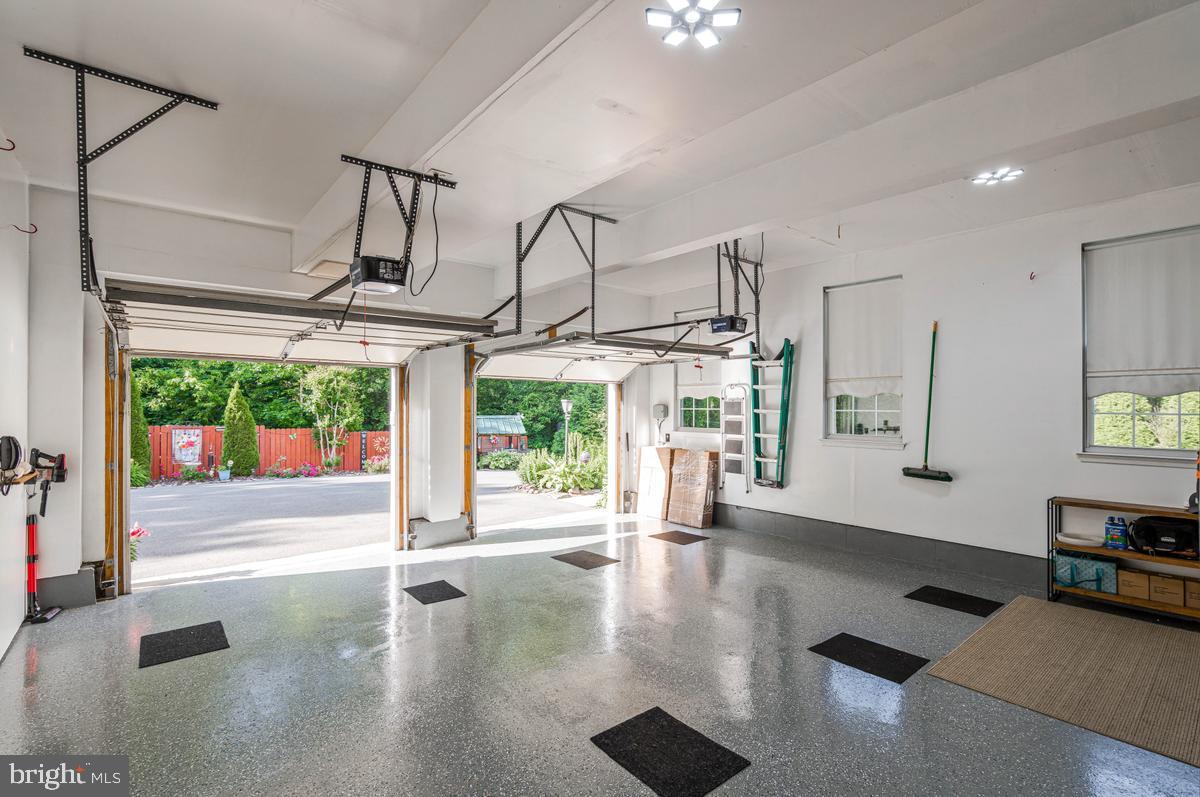 WOODY HOLLOW - Residential