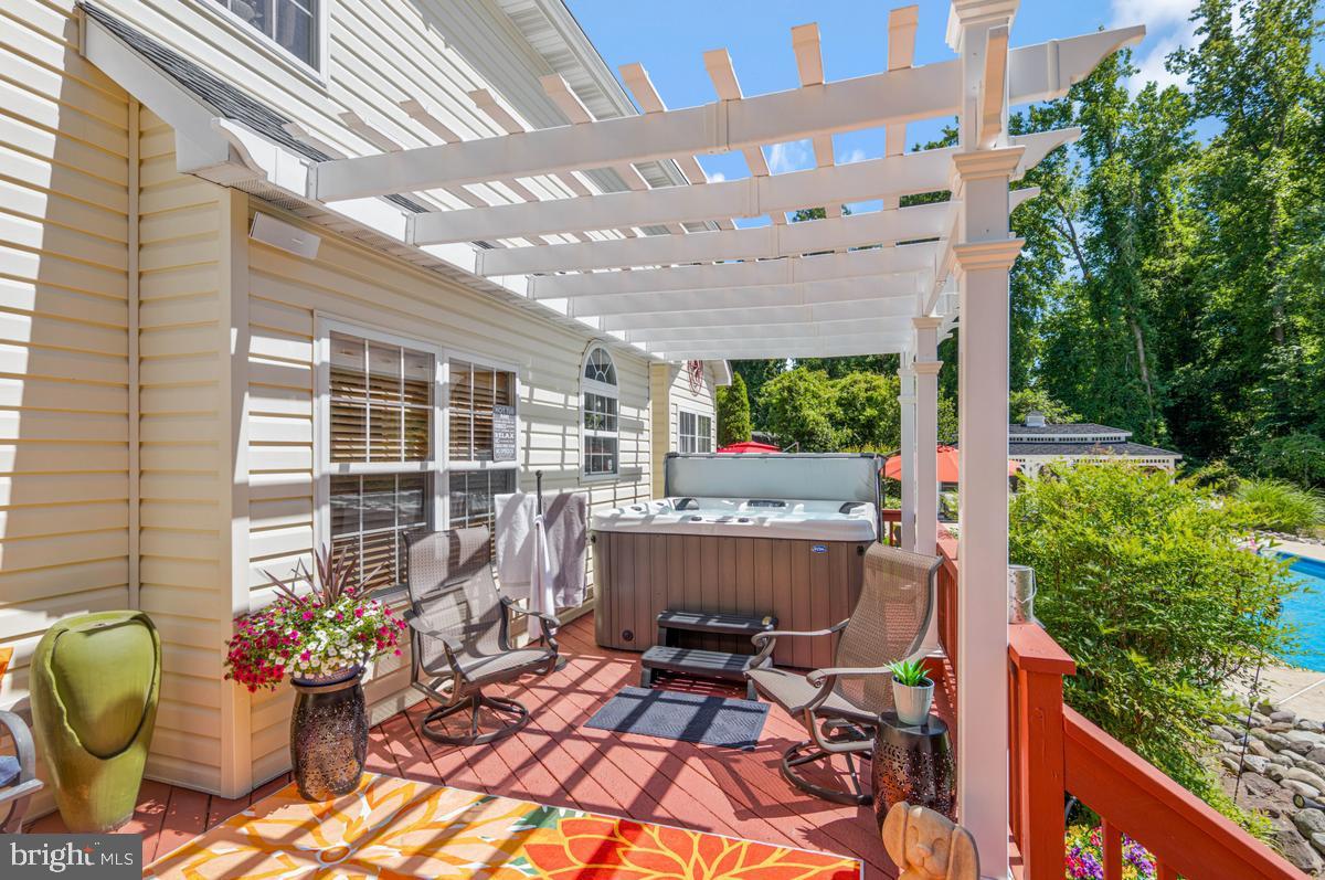 WOODY HOLLOW - Residential