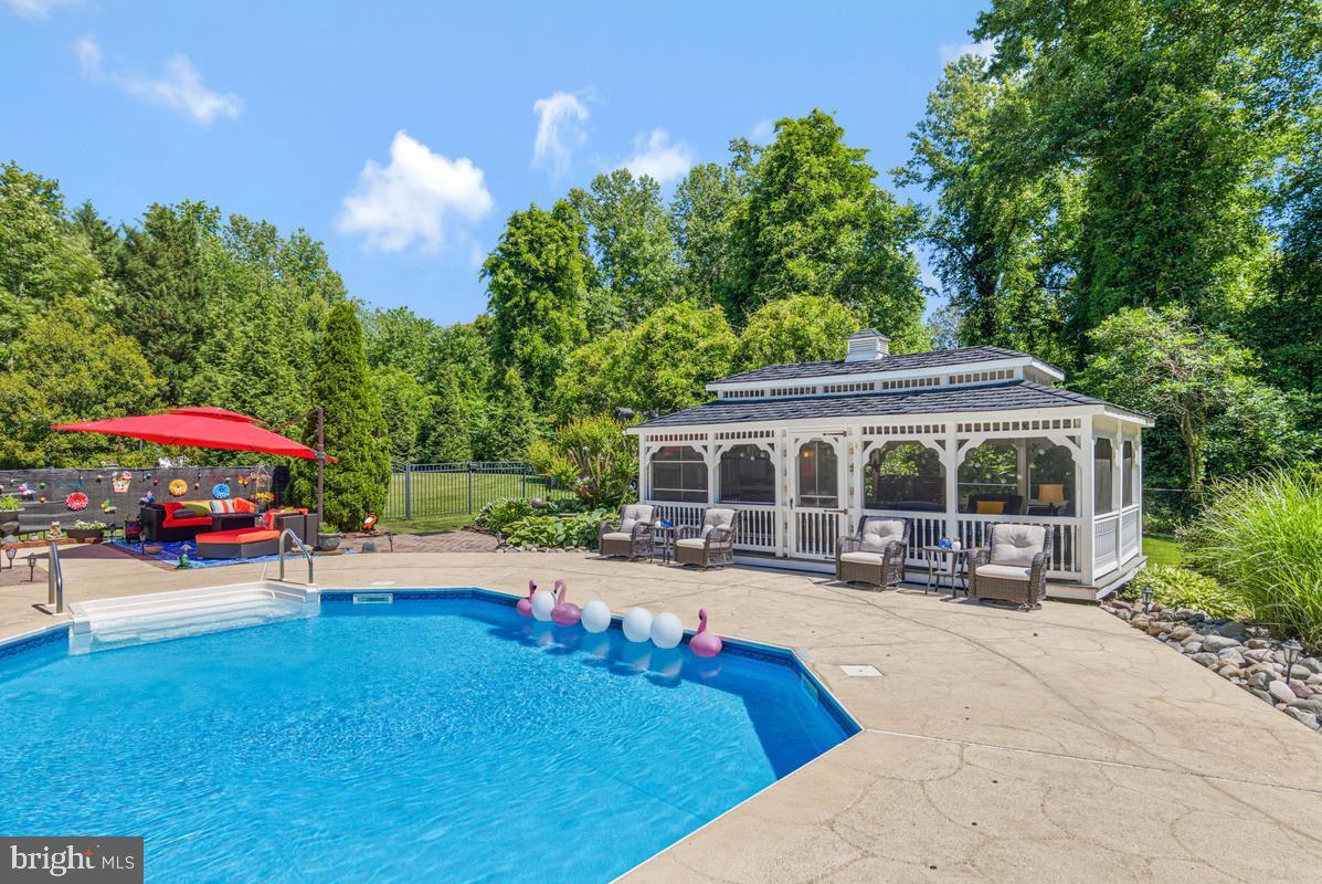 WOODY HOLLOW - Residential