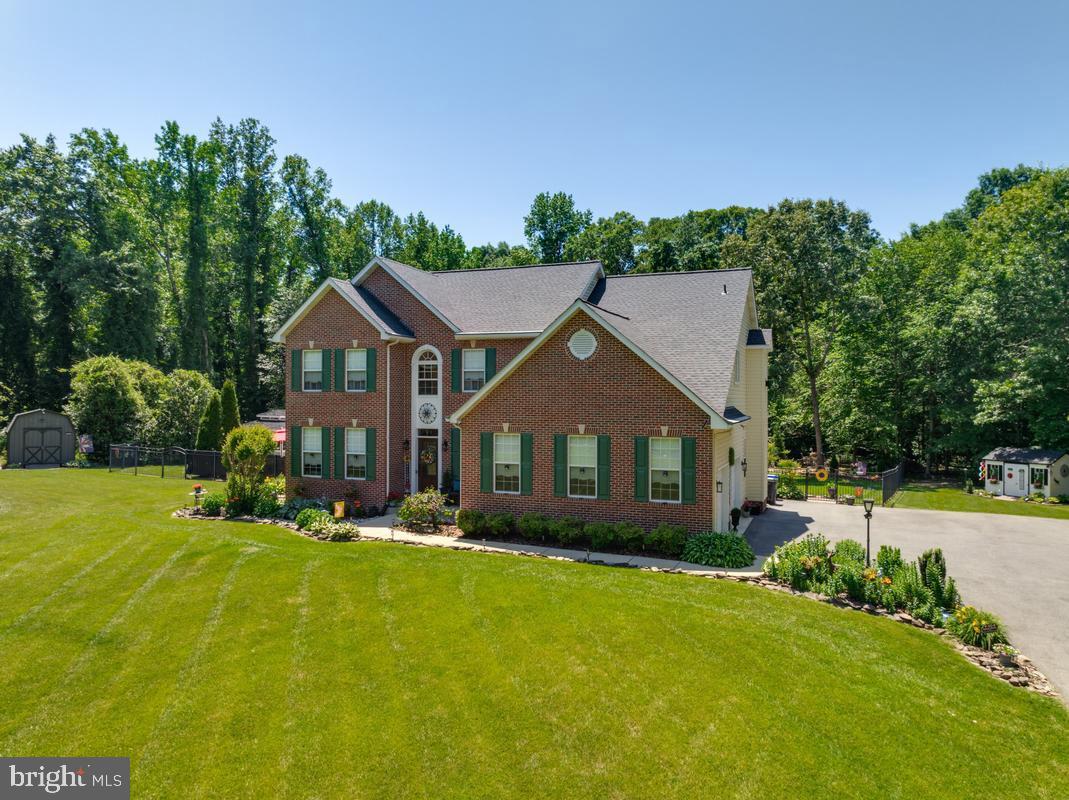 WOODY HOLLOW - Residential