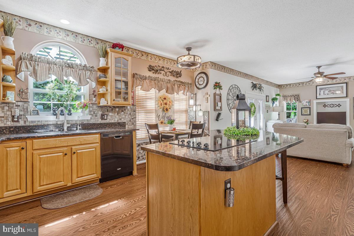 WOODY HOLLOW - Residential