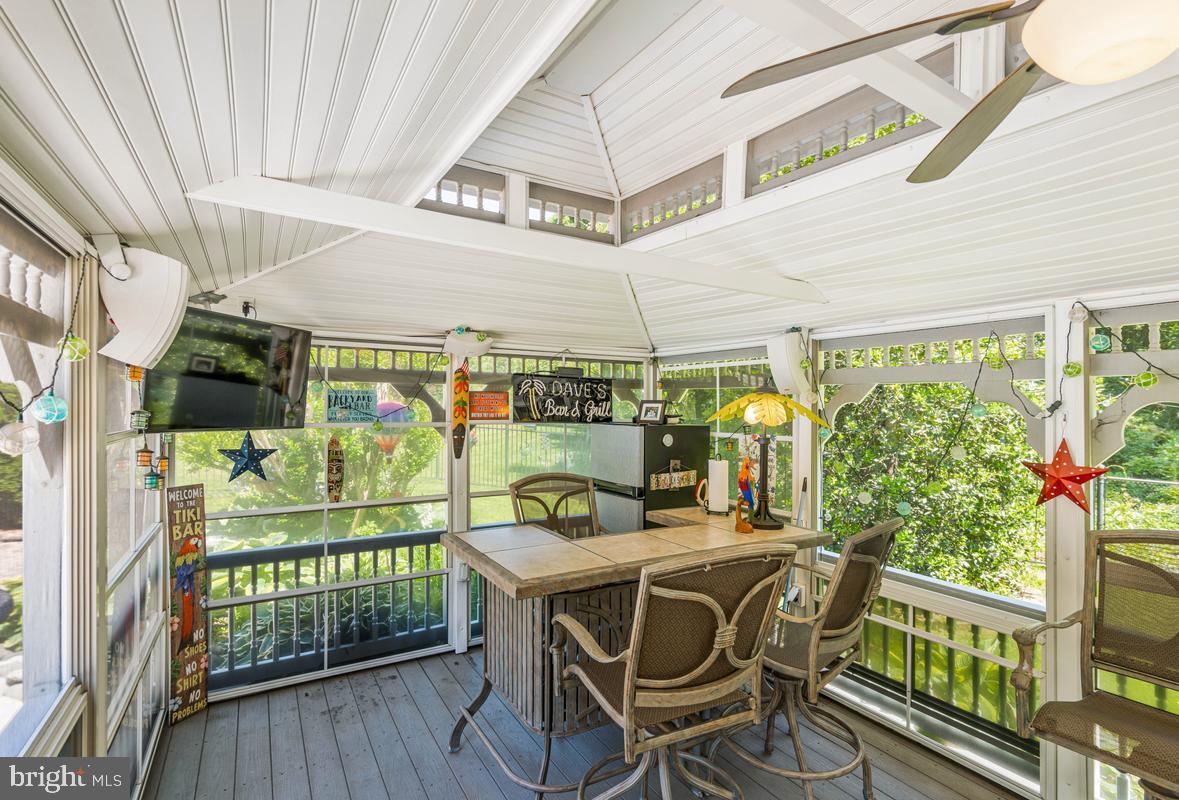 WOODY HOLLOW - Residential