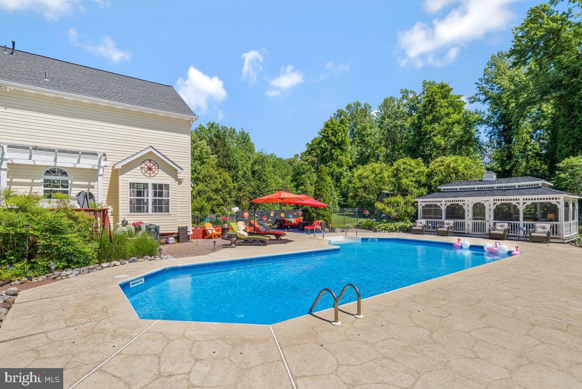 WOODY HOLLOW - Residential