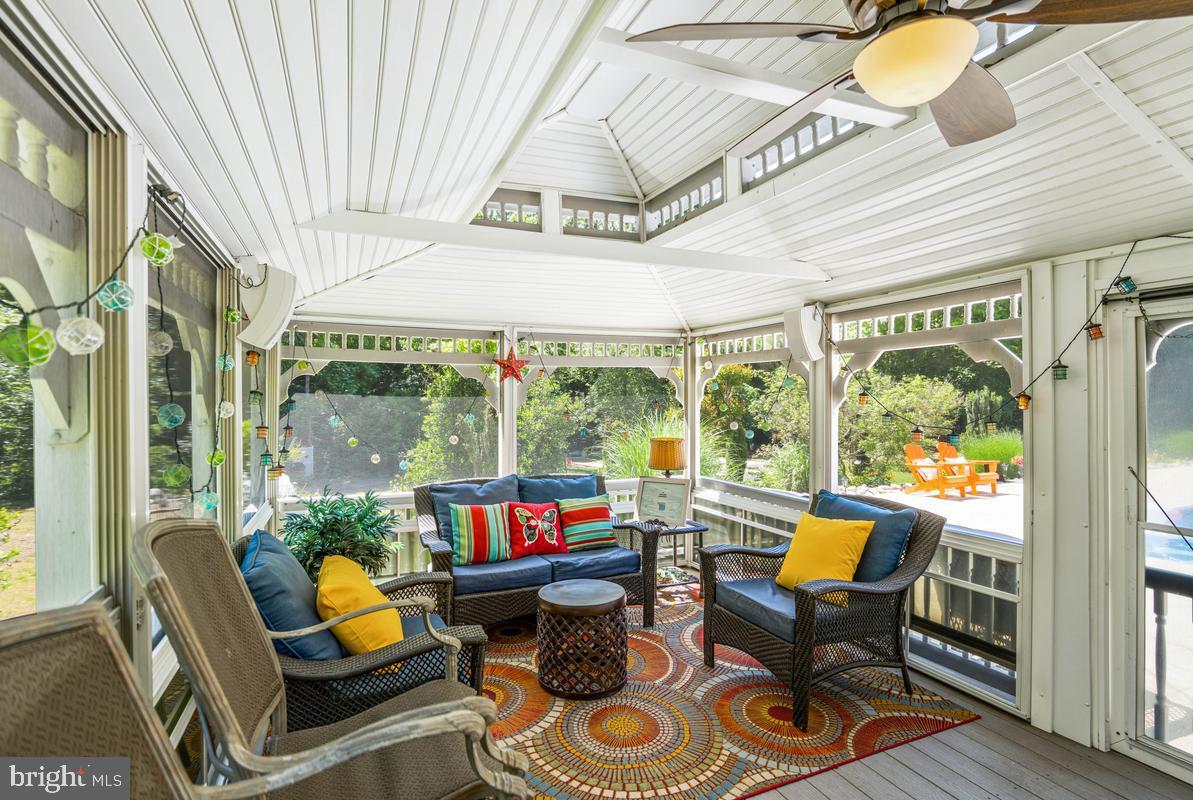 WOODY HOLLOW - Residential