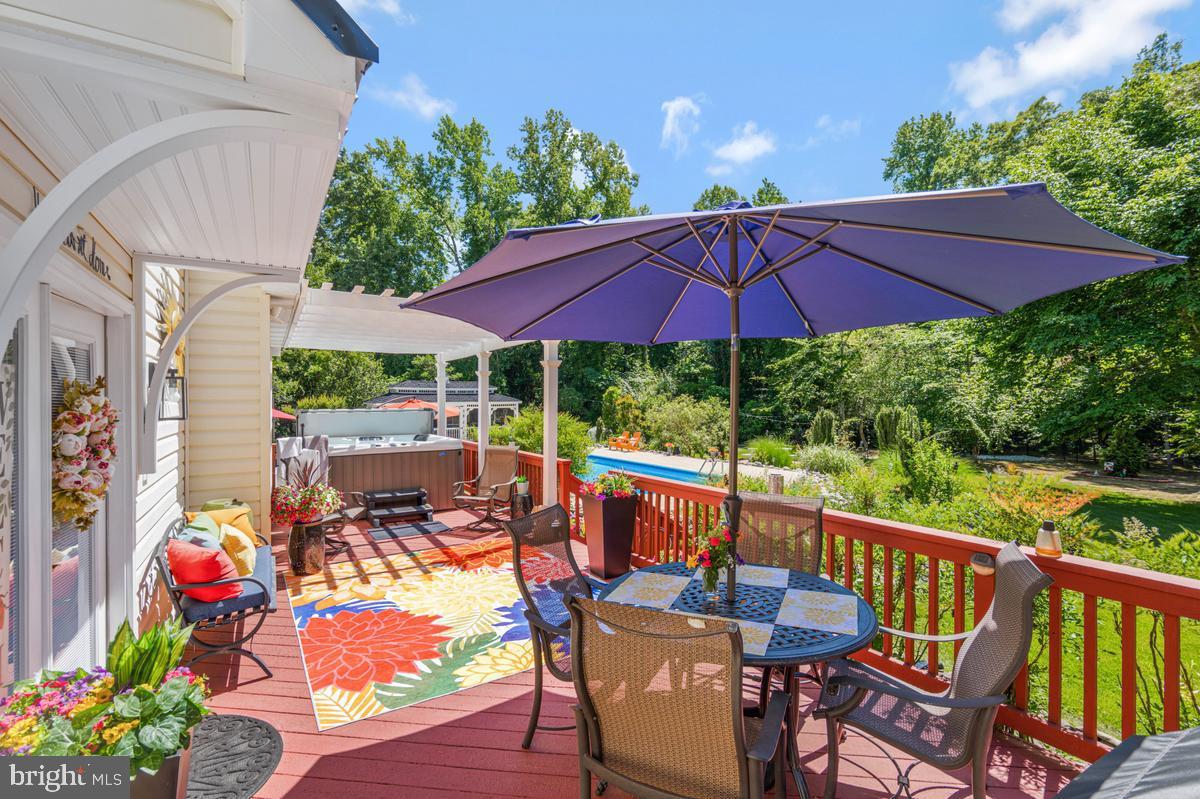 WOODY HOLLOW - Residential