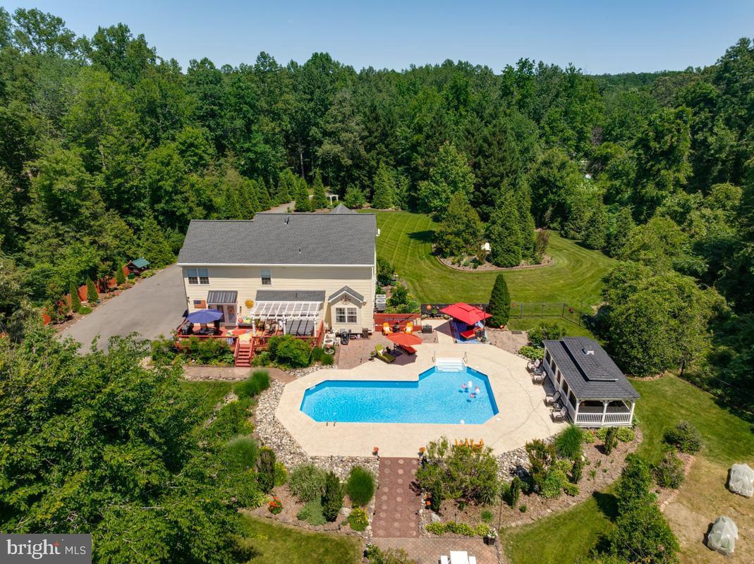 WOODY HOLLOW - Residential