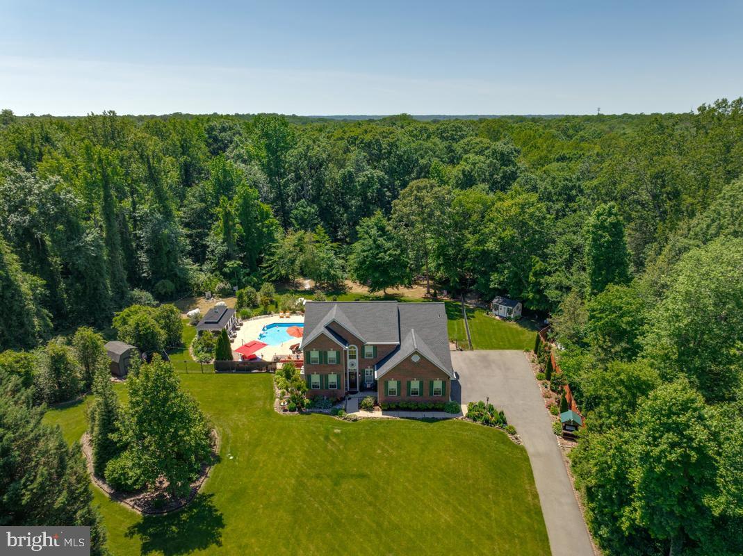 WOODY HOLLOW - Residential