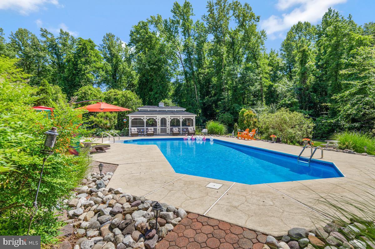 WOODY HOLLOW - Residential
