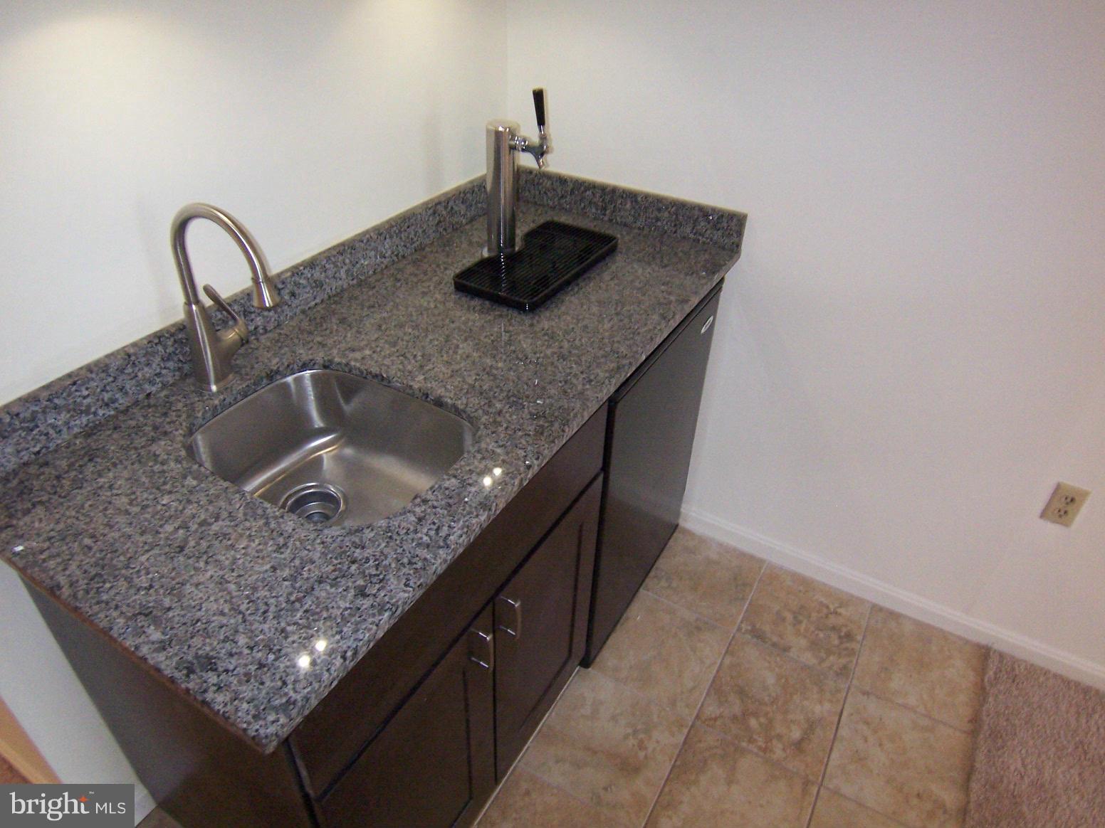 MANCHESTER LAKES - Residential Lease