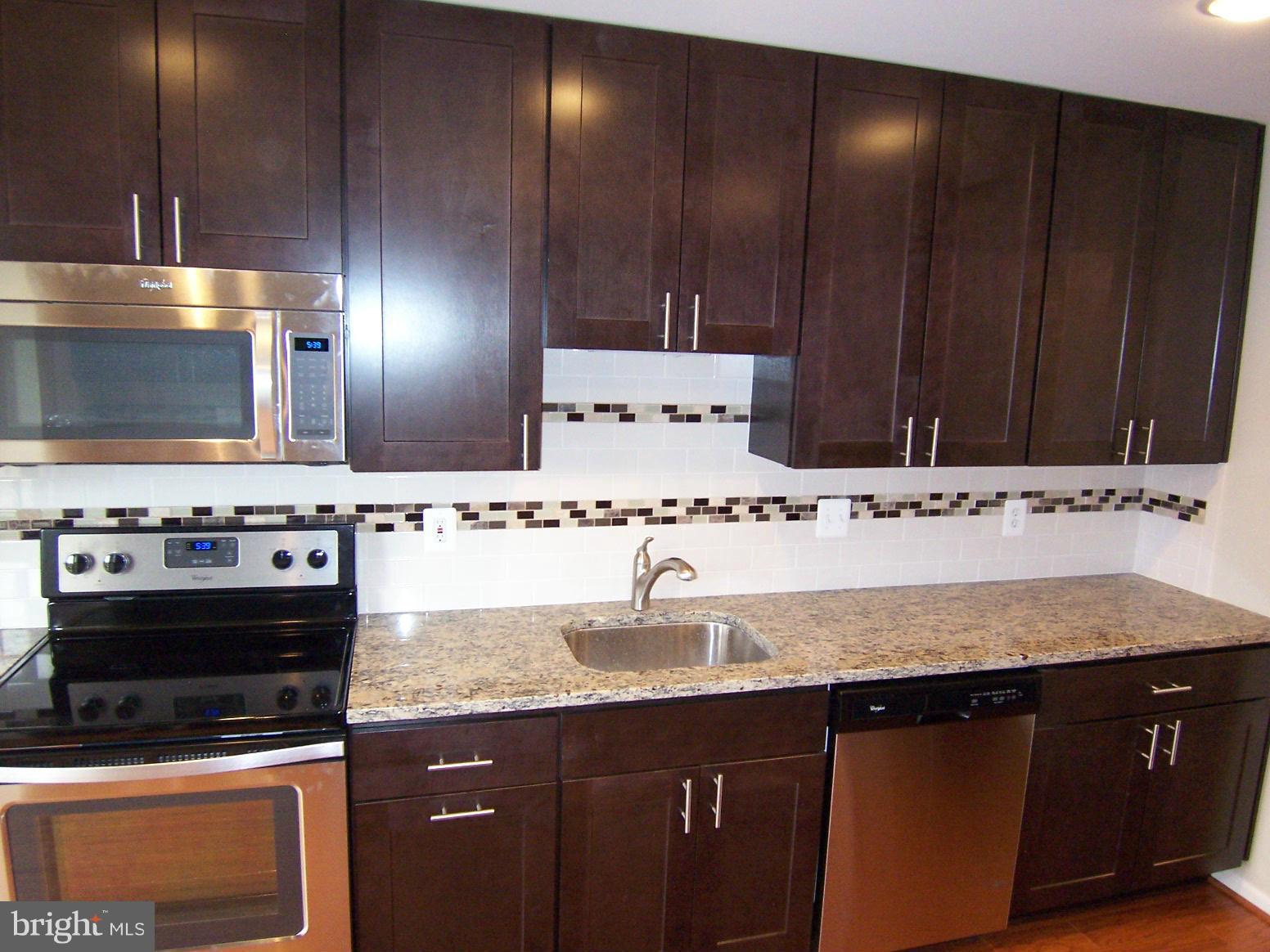 MANCHESTER LAKES - Residential Lease