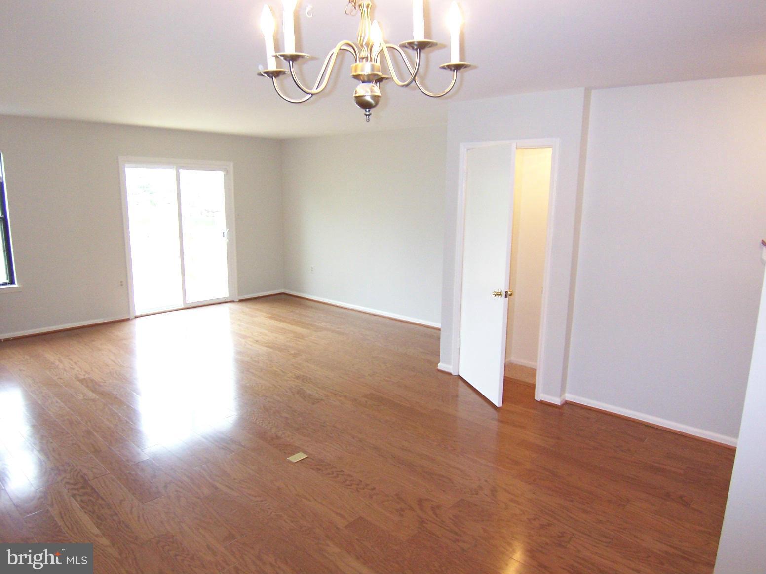 MANCHESTER LAKES - Residential Lease