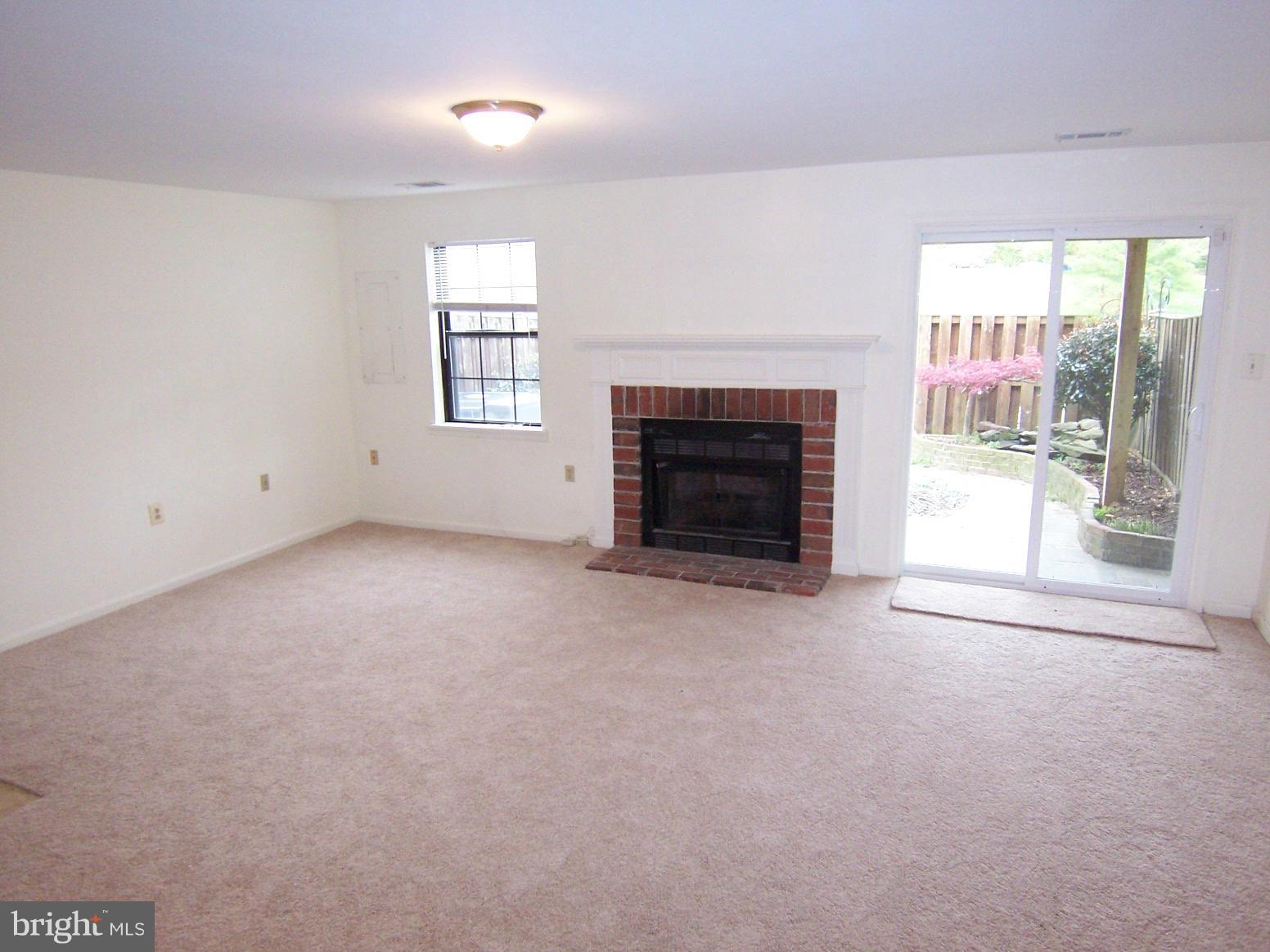 MANCHESTER LAKES - Residential Lease