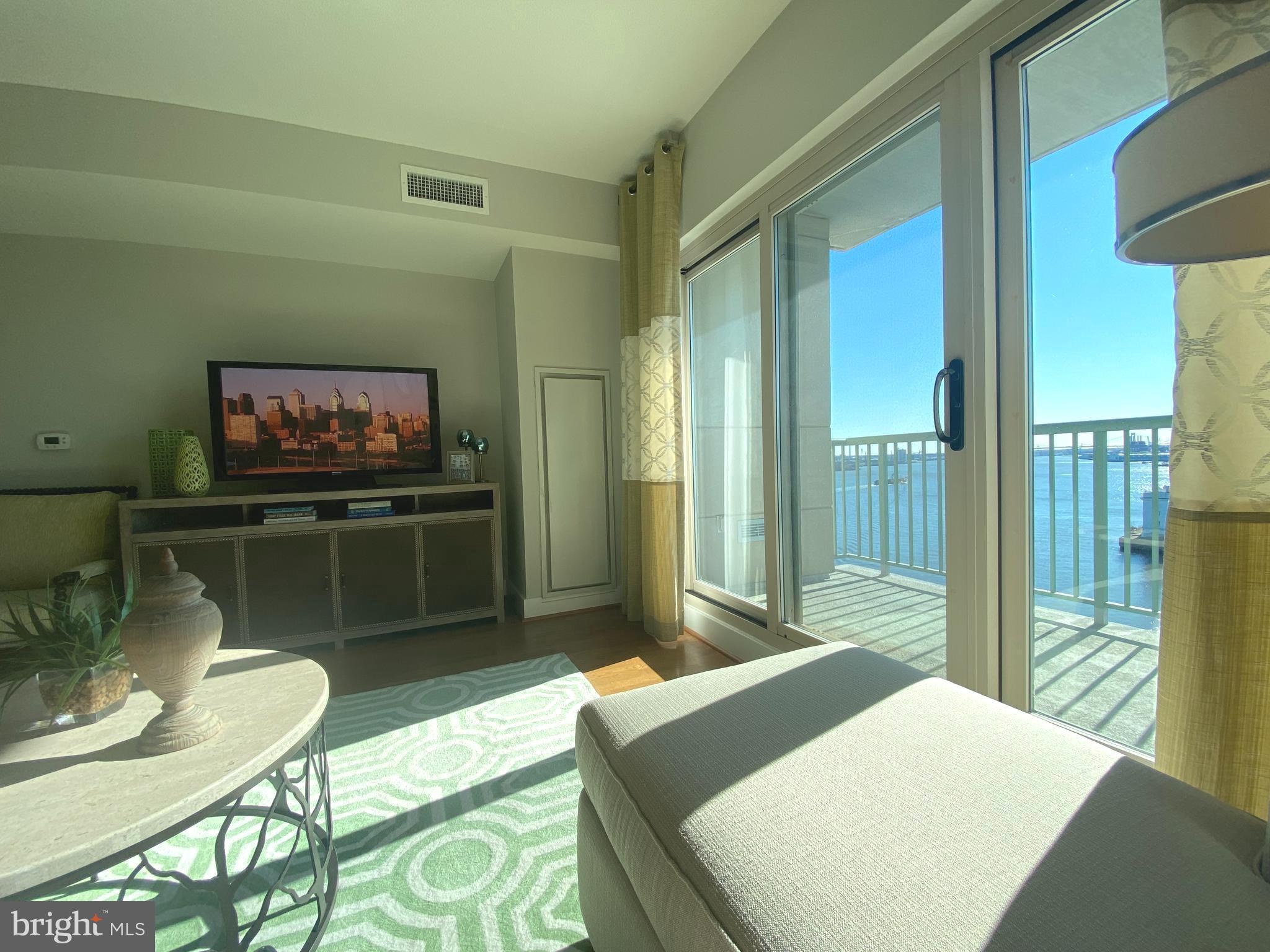 DOCKSIDE CONDOMINIUM - Residential