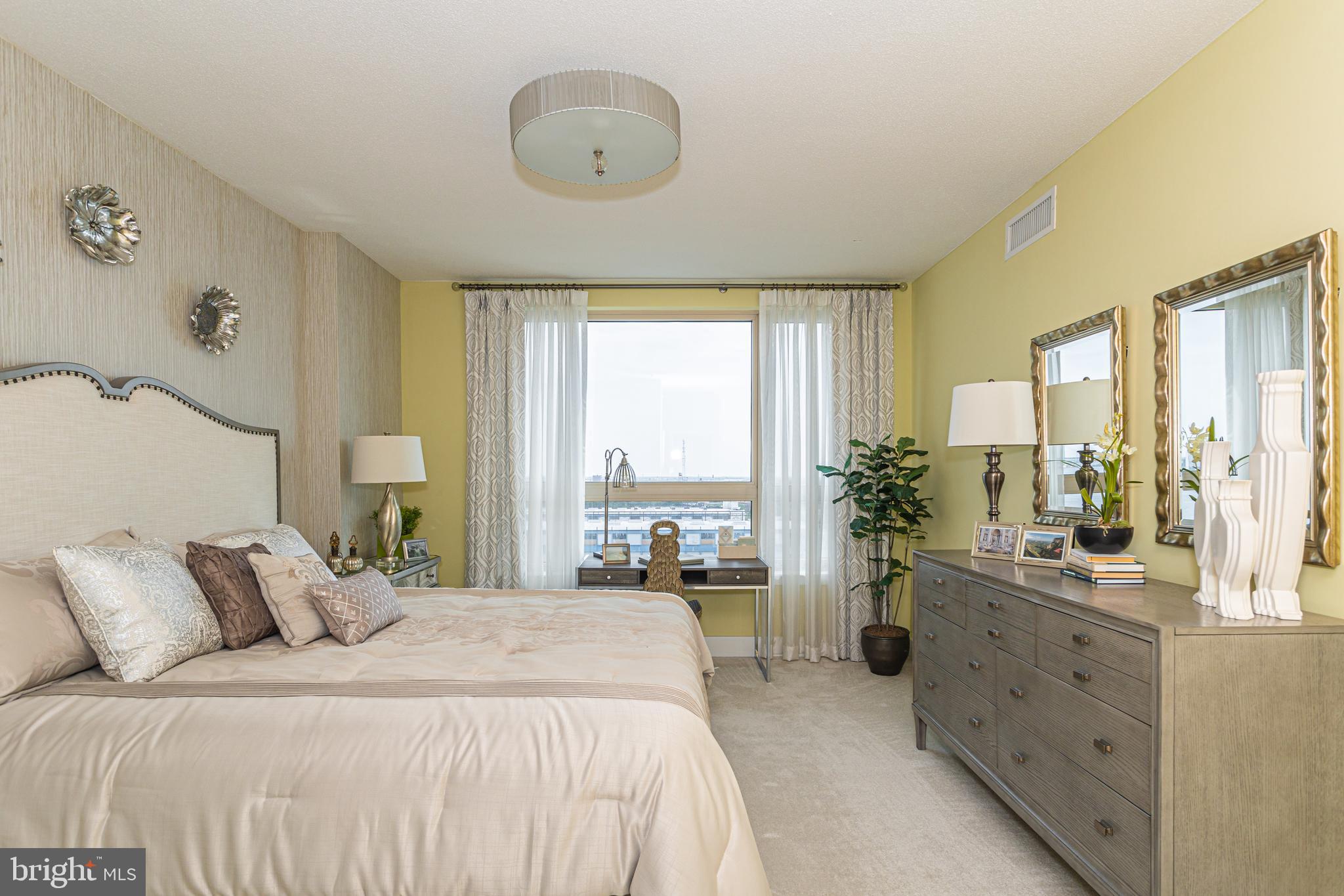 DOCKSIDE CONDOMINIUM - Residential