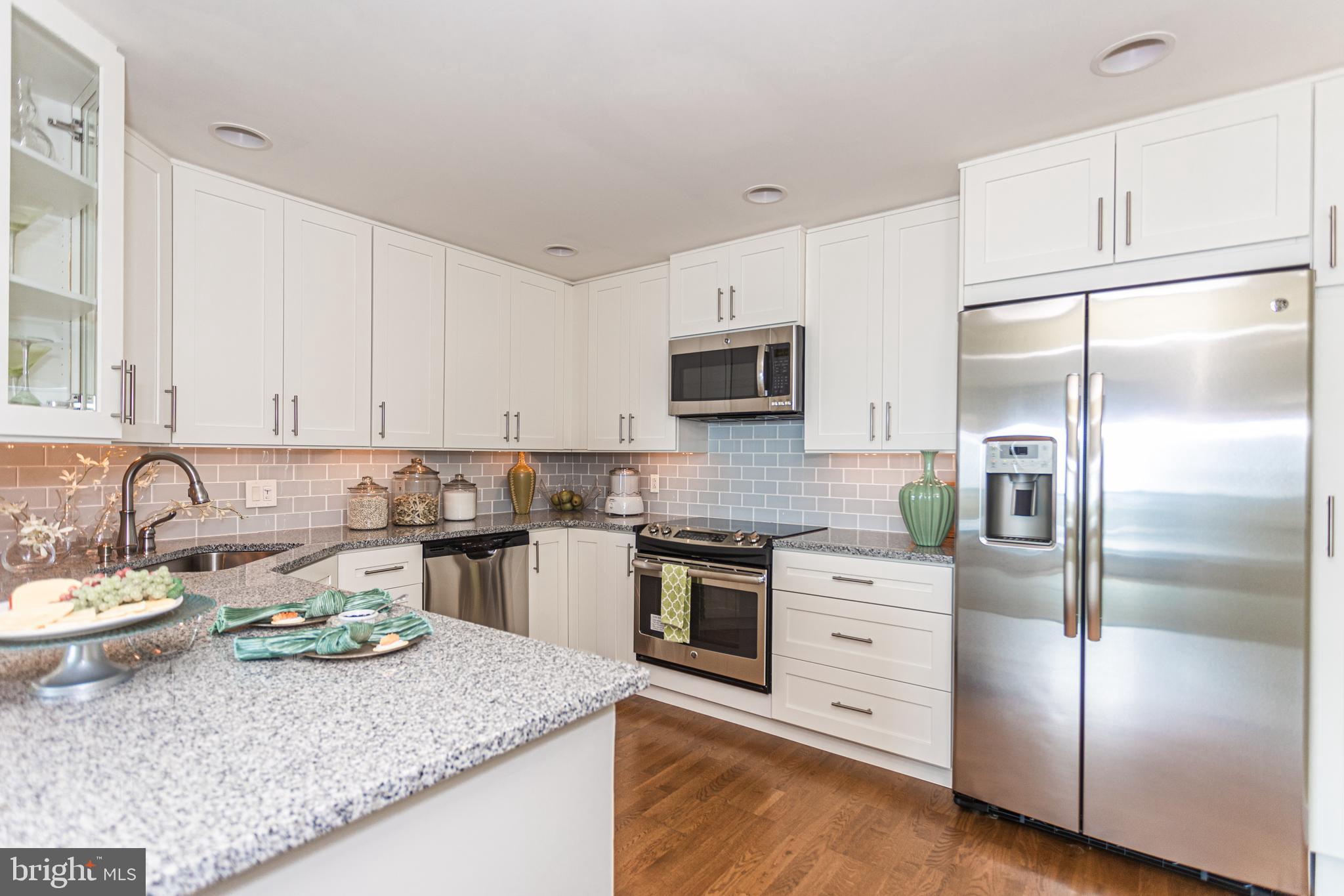 DOCKSIDE CONDOMINIUM - Residential