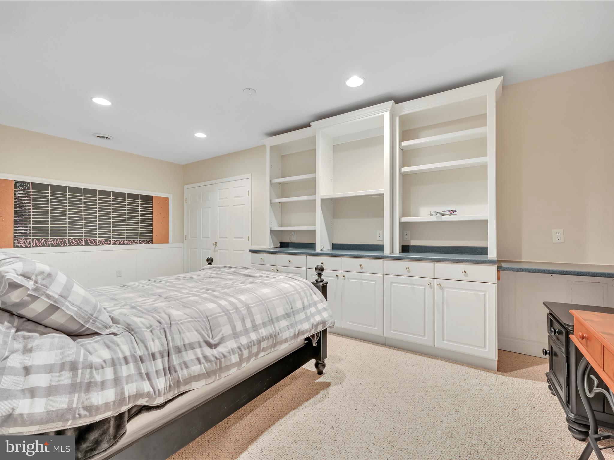 SOUTHGATE - Residential