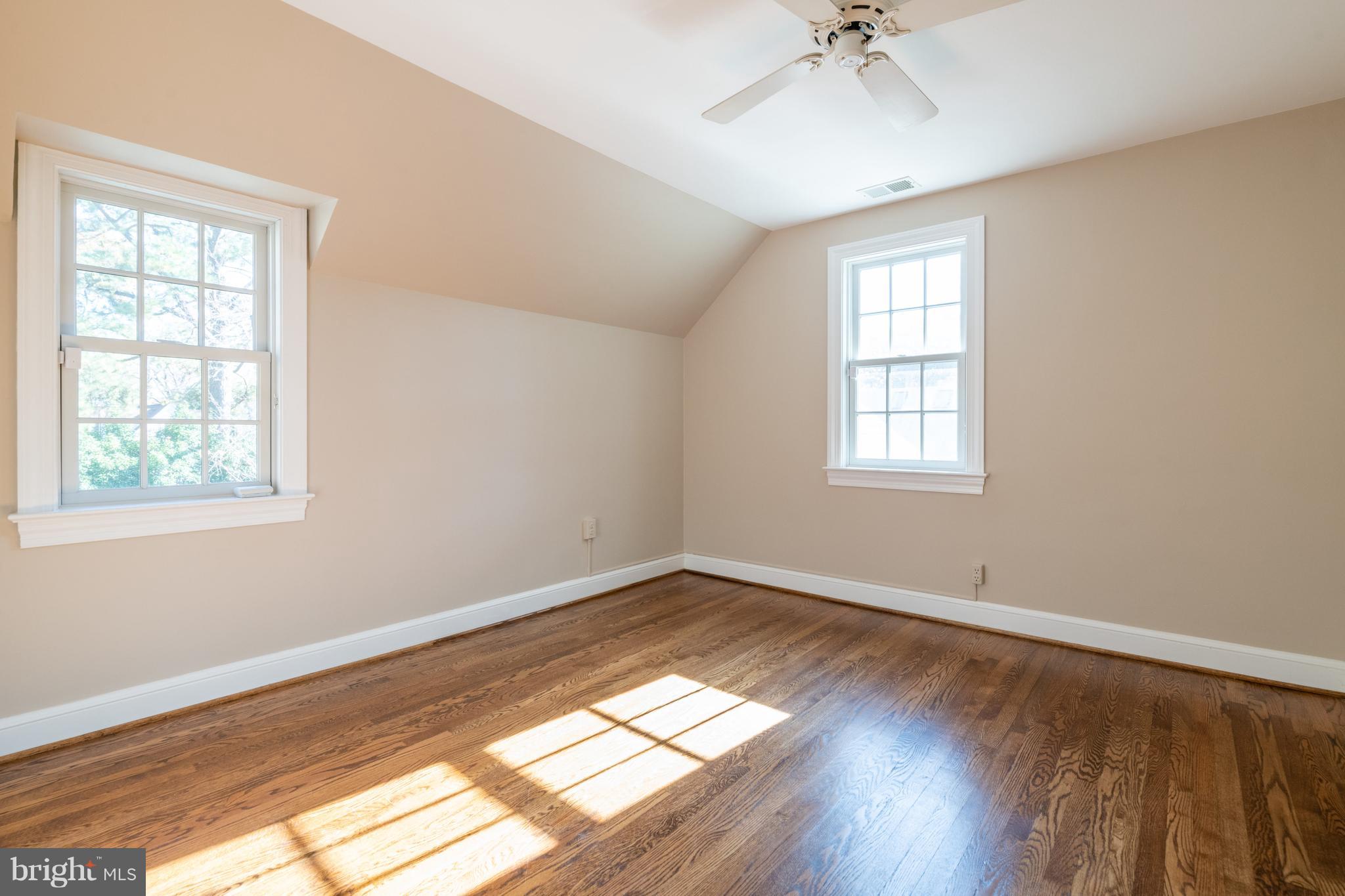COLLEGE PARK - Residential Lease