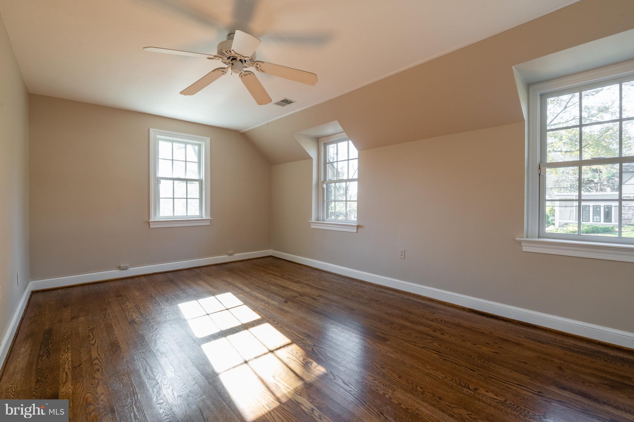 COLLEGE PARK - Residential Lease