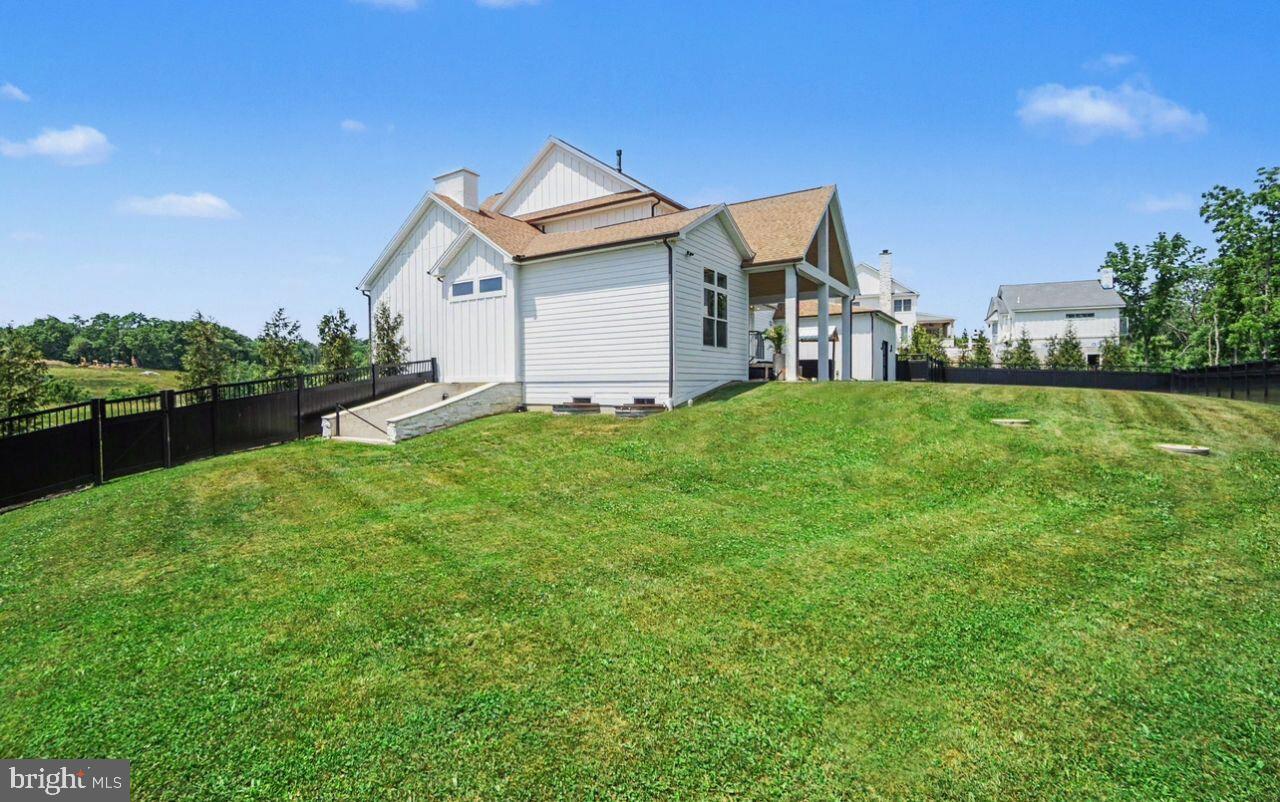 FARM CREST - Residential