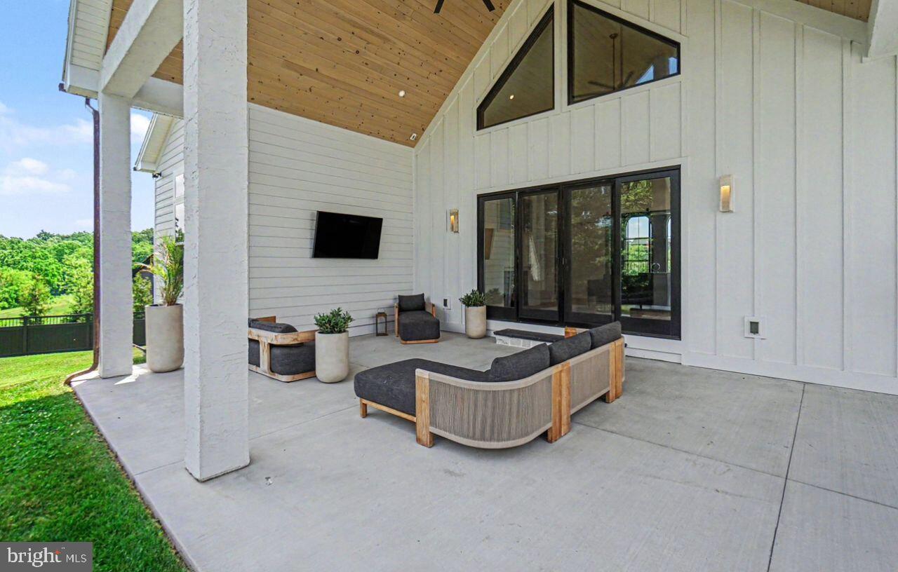 FARM CREST - Residential