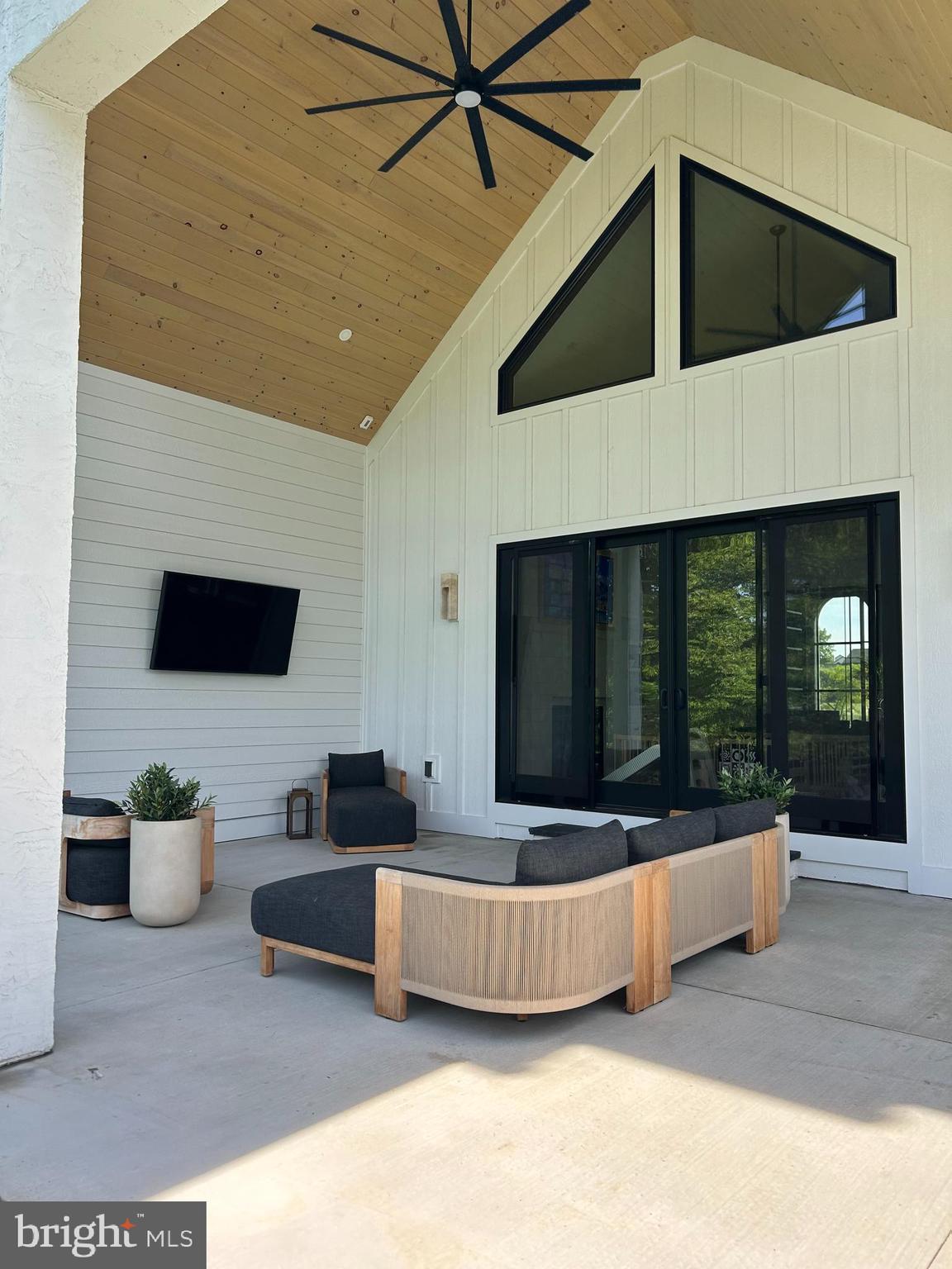 FARM CREST - Residential