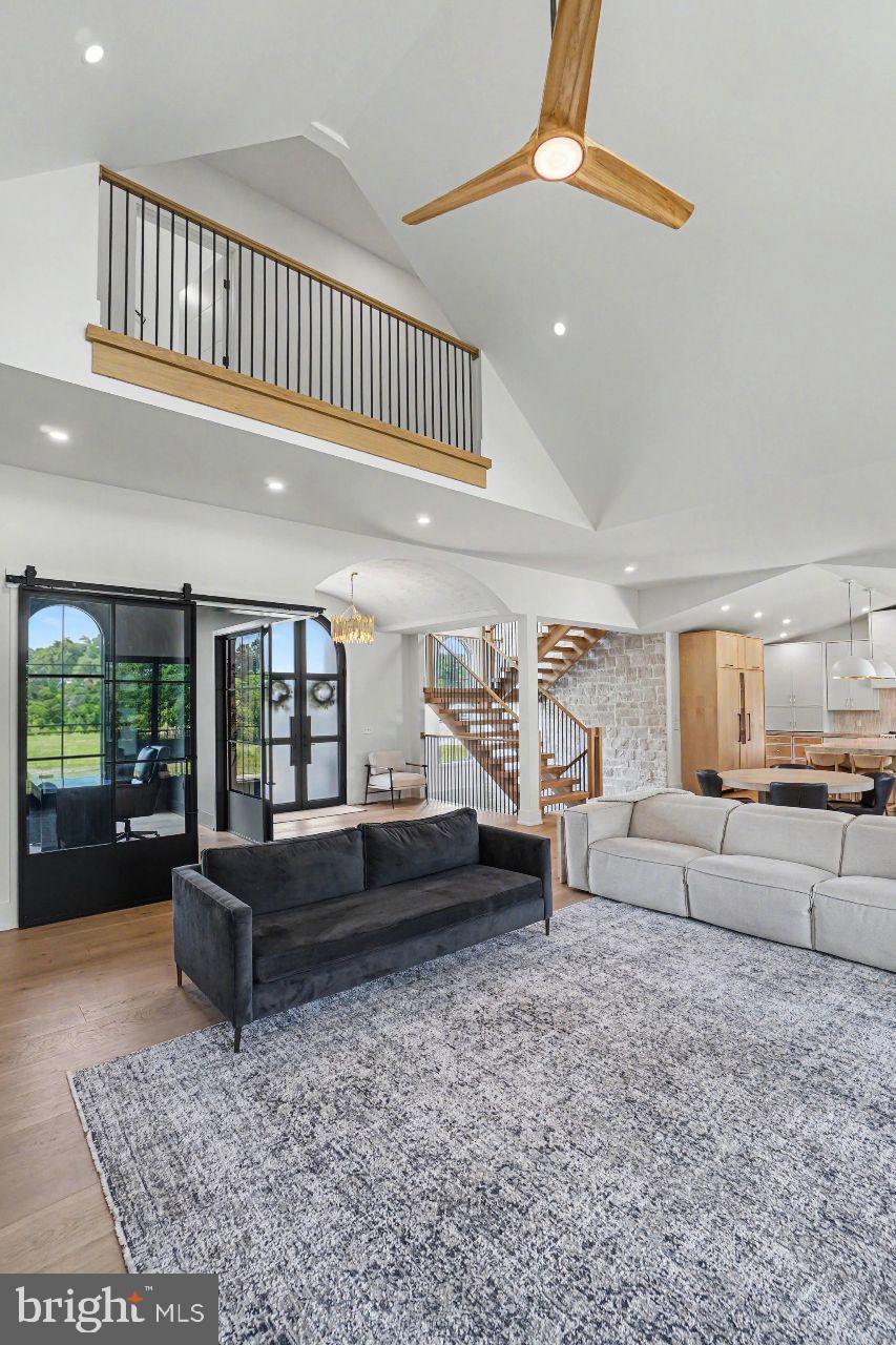 FARM CREST - Residential
