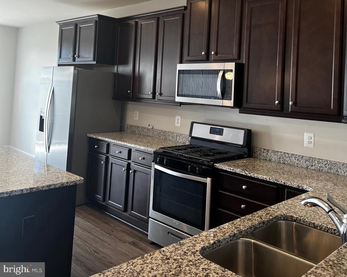 PARKSIDE AT WESTPHALIA - Residential