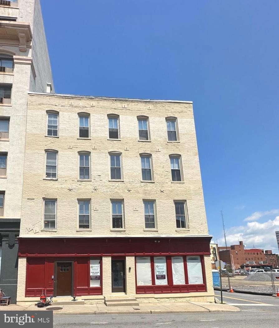 One Bedroom, One Bath 3rd Floor walk up available for rent near new Stadium in Hagerstown.  Apartment features secured building entrance, mini-split a/c system and walk in closet.  Pets are case by case with strong application, additional pet deposit and monthly pet rent.  Breed restrictions will apply.  Contact us today to schedule a tour.
