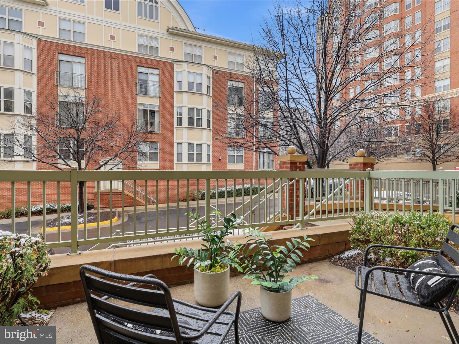 STRATFORD PARK - Residential