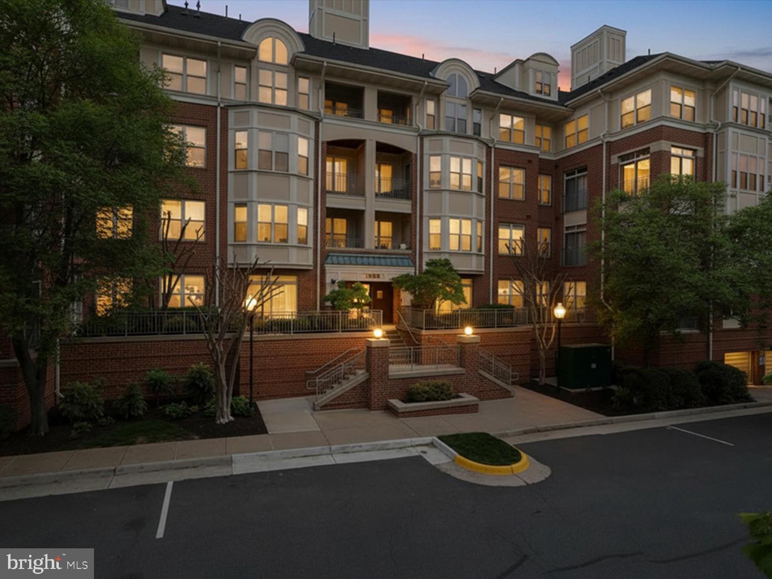 STRATFORD PARK - Residential